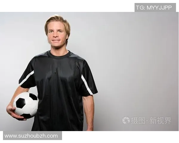 21号足球明星肖像图片展现运动魅力与个人风采的完美结合